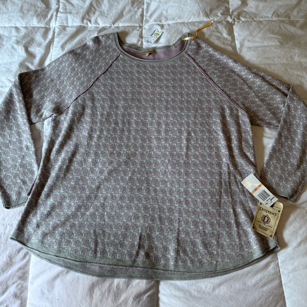 Patterned Long Sleeve Top - Picture 2 of 11